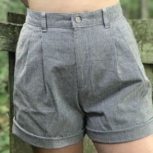 Super comfortable and high waist gingham shorts!